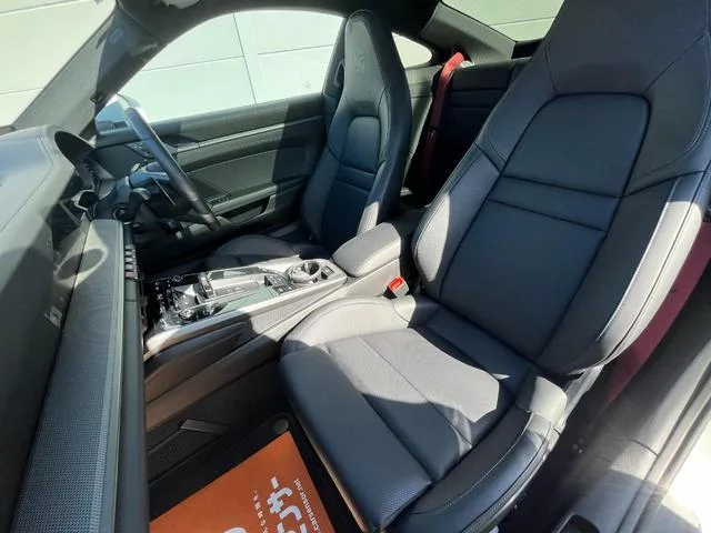 Porsche 911 911 CARRERA 2025 — миниатюра 4