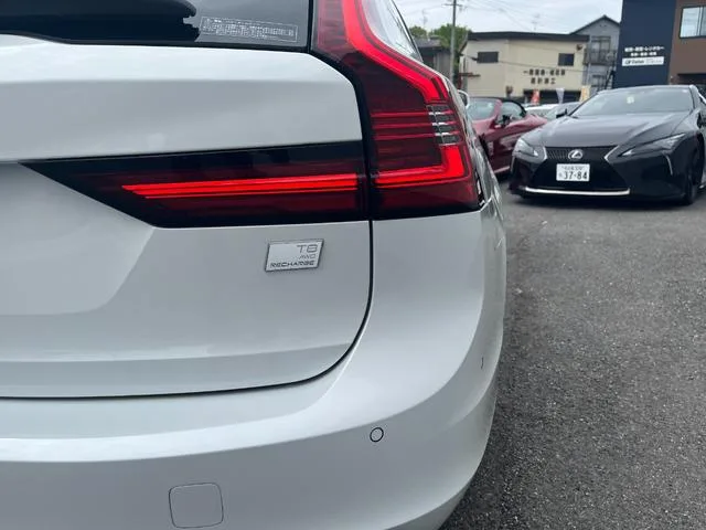 Volvo V90 RECHARGE PLUG IN HYBRID T8 AWD INSCRIPTION 2022 — миниатюра 4