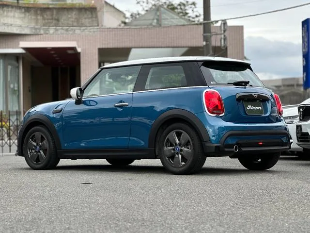 MINI MINI COOPER D CLASSIC TRIM 2023 — миниатюра 3