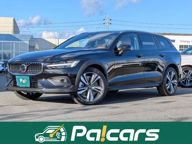 Volvo V60 CROSS COUNTRY ULTIMATE B5 AWD 2024 — фото 1, купить с доставкой в Москву