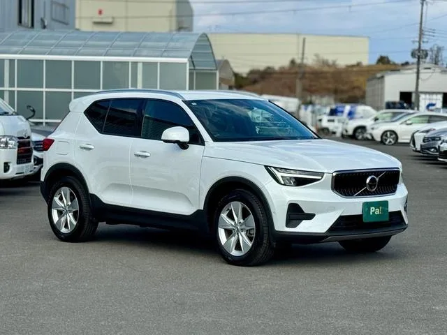 Volvo XC40 PLUS B4 AWD 2024 — миниатюра 3