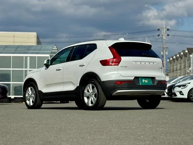 Volvo XC40 PLUS B4 AWD 2024 — миниатюра 4