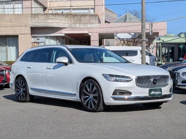 Volvo V90 ULTIMATE B5 2025 — миниатюра 3