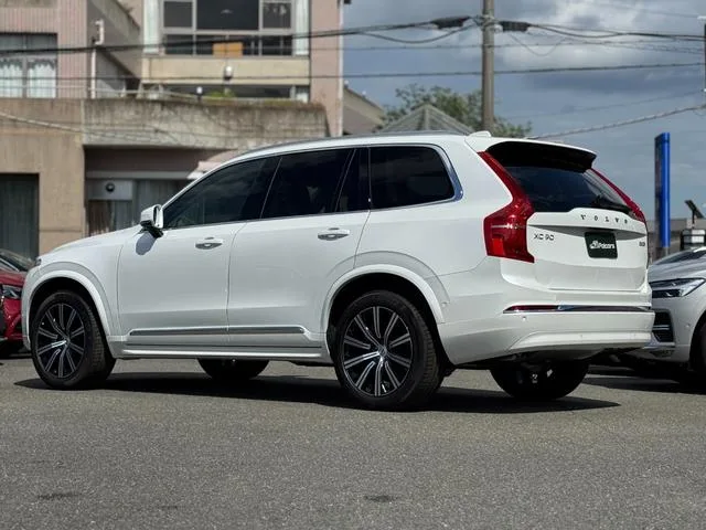 Volvo XC90 ULTIMATE B5 AWD 2024 — миниатюра 4