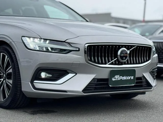 Volvo V60 ULTRA B4 2025 — миниатюра 3