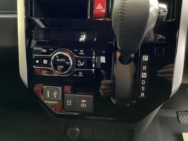 Toyota ROOMY CUSTOM G 2025 — миниатюра 3