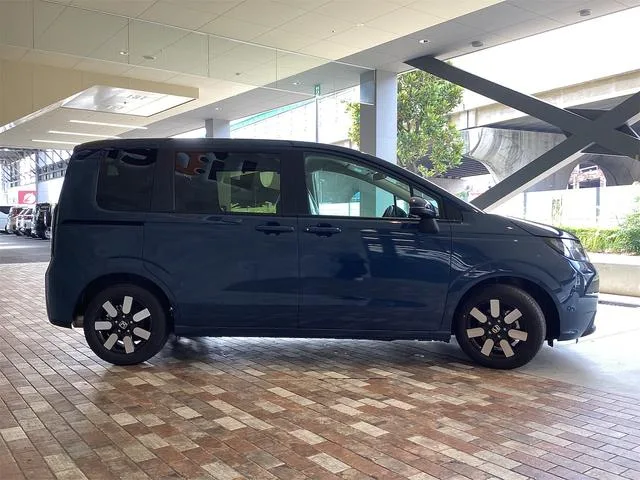 Honda FREED E:HEV AIR EX 2025 — миниатюра 2