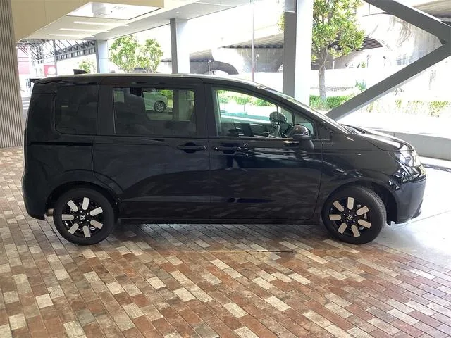 Honda FREED E:HEV AIR EX 2025 — миниатюра 2