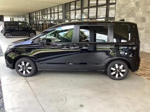 Honda FREED E:HEV AIR EX 2025 — миниатюра 3