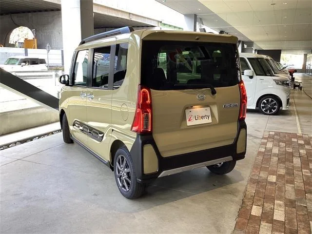 Daihatsu TANTO FUN CR0SS 2025 — миниатюра 2