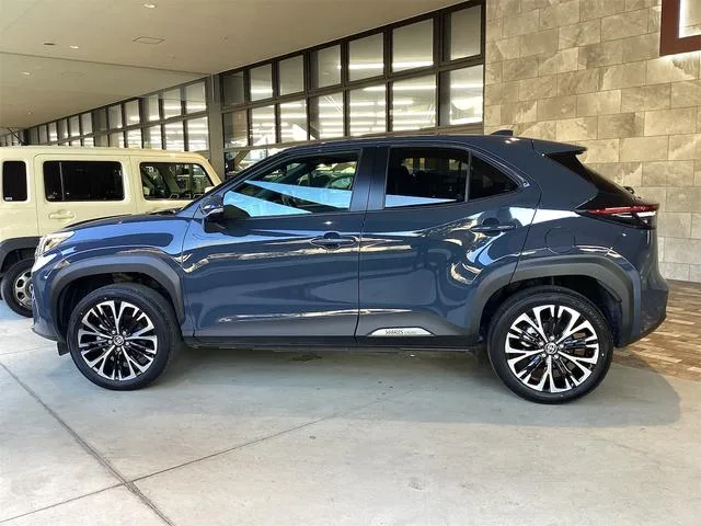 Toyota YARIS CROSS HYBRID Z 2025 — миниатюра 3