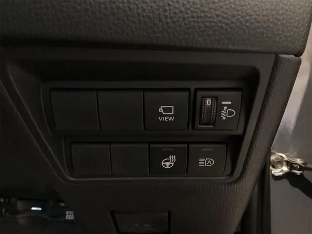 Toyota YARIS CROSS HYBRID Z 2025 — миниатюра 5