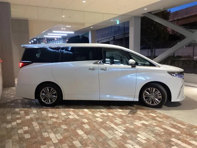 Toyota ALPHARD HYBRID Z 2023 — миниатюра 2