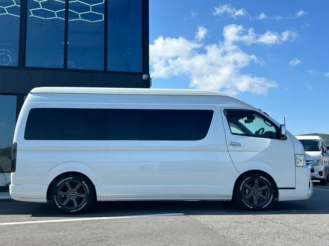 Toyota HIACE COMMUTER SUPER LONG GL 2023 — миниатюра 3