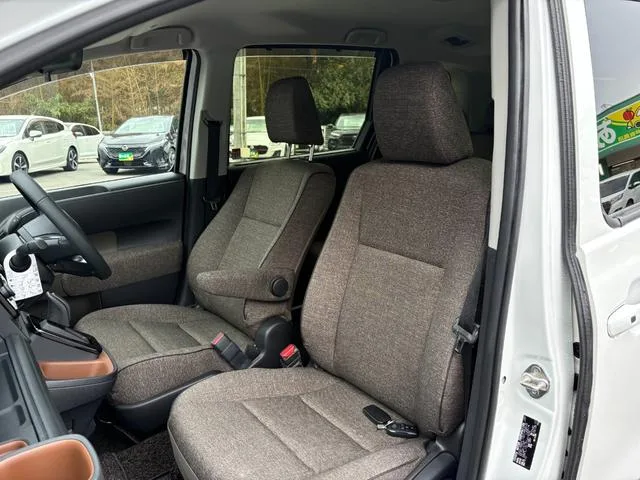 Toyota SIENTA HYBRID Z 2025 — миниатюра 4