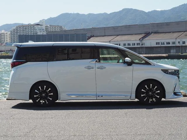 Toyota ALPHARD HYBRID EXECUTIVE LOUNGE 2024 — миниатюра 2