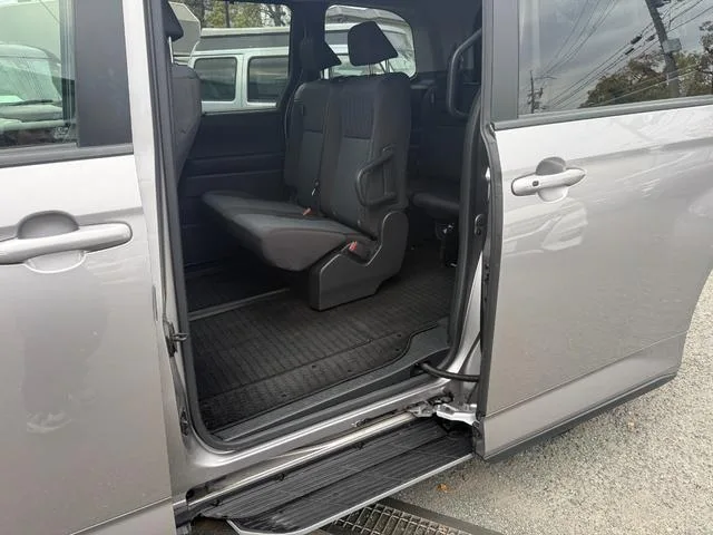 Toyota NOAH HYBRID X 2022 — миниатюра 2
