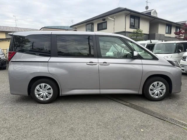 Toyota NOAH HYBRID X 2022 — миниатюра 5