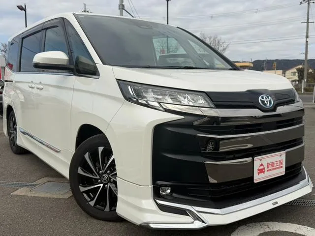 Toyota NOAH HYBRID S-Z 2023 — миниатюра 3