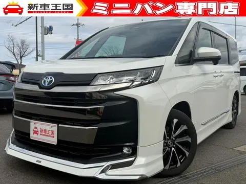 Toyota NOAH 2023 купить в Москве