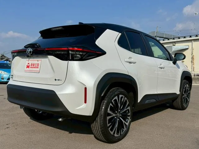 Toyota YARIS CROSS HYBRID Z 2026 — миниатюра 3