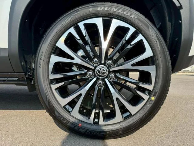 Toyota YARIS CROSS HYBRID Z 2026 — миниатюра 5