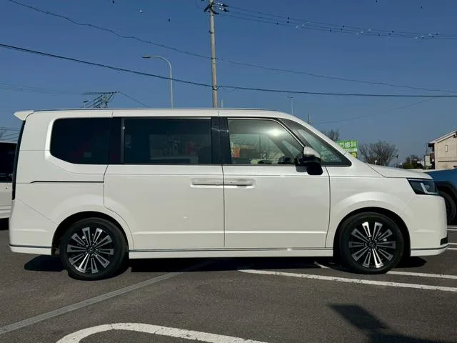Honda STEPWAGON E:HEV SPADA PREMIUM LINE 2023 — миниатюра 4