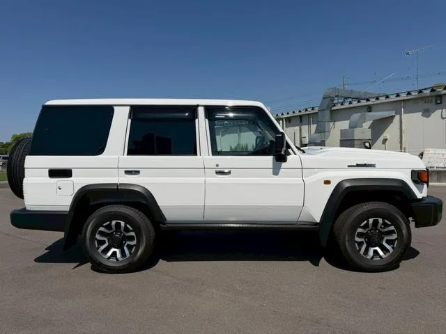 Toyota LAND CRUISER 70 AX 2025 — миниатюра 4