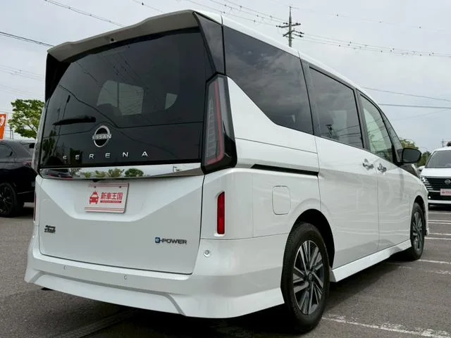 Nissan SERENA E-POWER HIGHWAY STAR V 2025 — миниатюра 3