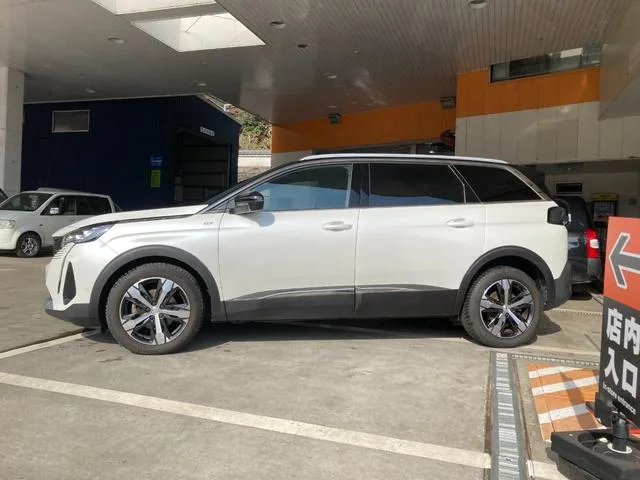 Peugeot 5008 GT 2022 — миниатюра 2