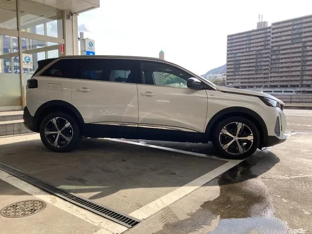 Peugeot 5008 GT 2022 — миниатюра 3