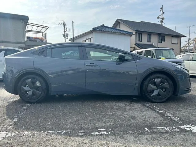 Toyota PRIUS U 2023 — миниатюра 5
