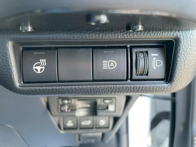 Toyota PRIUS Z 2023 — миниатюра 4