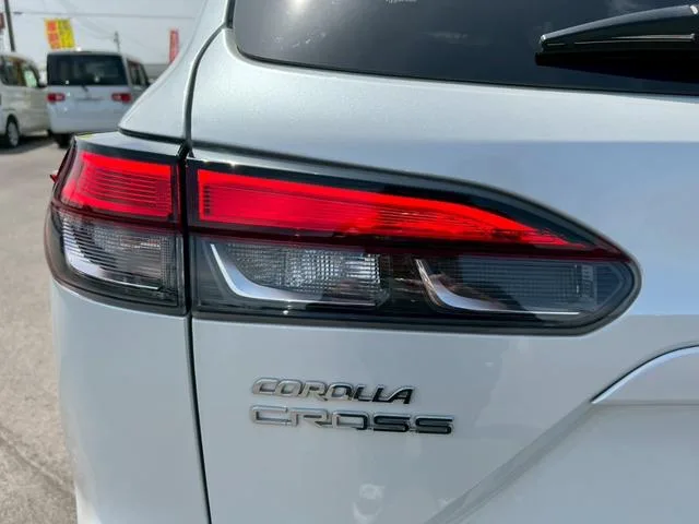 Toyota CorollaCross HYBRID Z 2023 — миниатюра 4