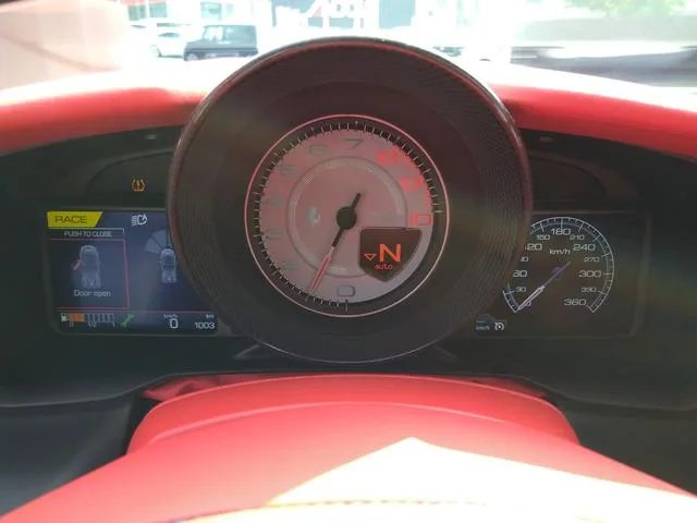 Ferrari F8 SPIDER BASE GRADE 2022 — миниатюра 5