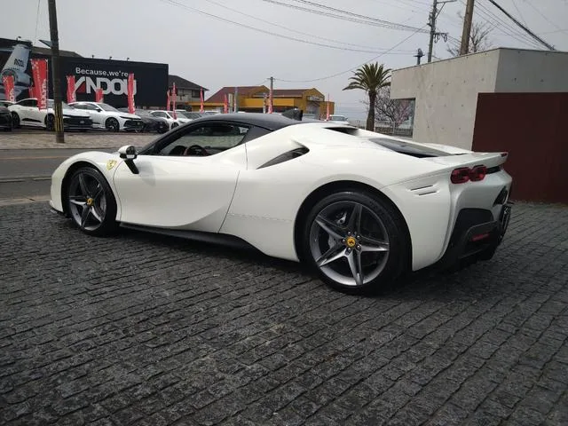 Ferrari SF90 Stradale BASE GRADE 2022 — миниатюра 2