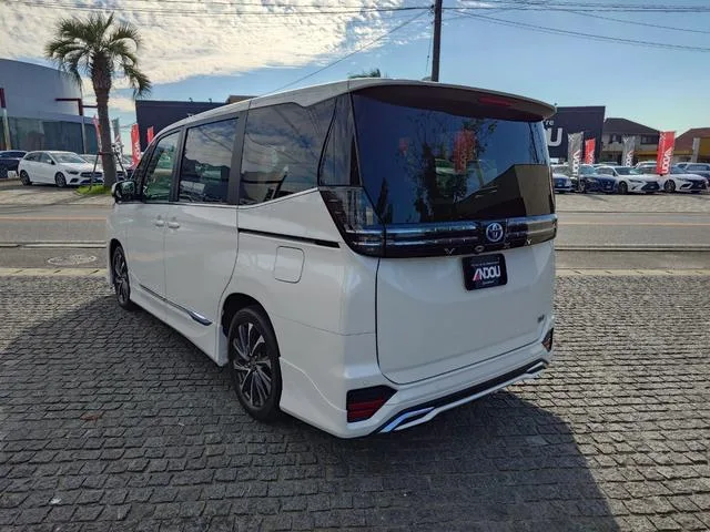Toyota VOXY HYBRID S-Z 2023 — миниатюра 2