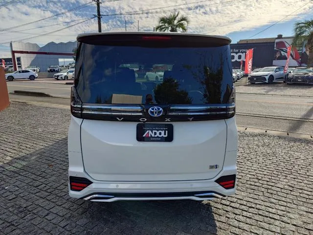 Toyota VOXY HYBRID S-Z 2023 — миниатюра 3