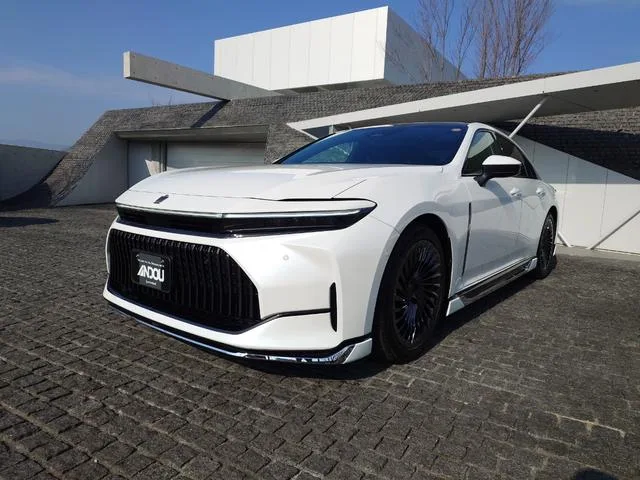 Toyota Crown Z 2025 — фото 1, купить с доставкой в Москву