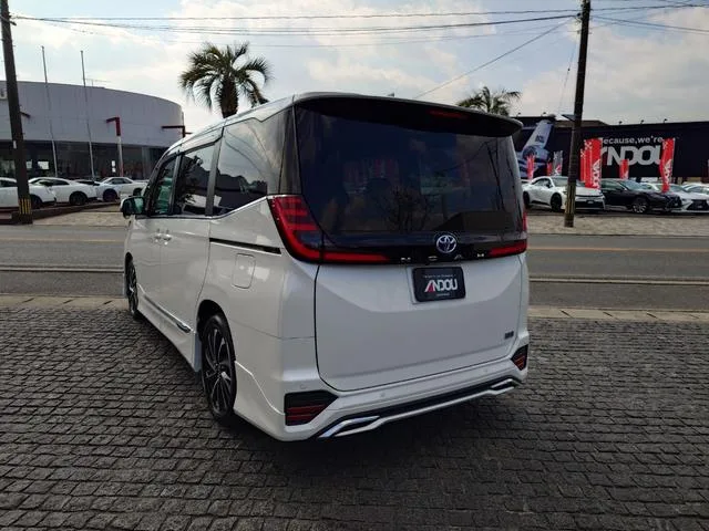 Toyota NOAH HYBRID S-Z 2024 — миниатюра 2