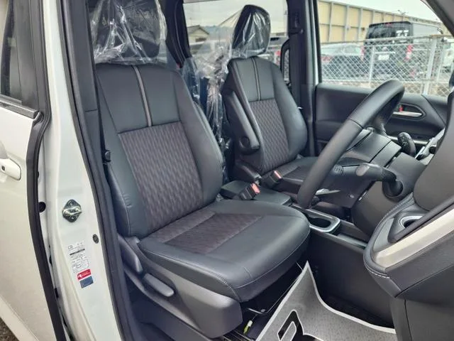 Toyota NOAH HYBRID S-Z 2023 — миниатюра 4