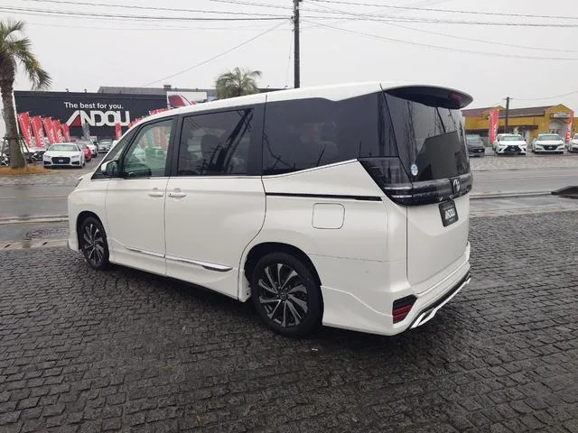 Toyota VOXY HYBRID S-Z 2025 — миниатюра 2