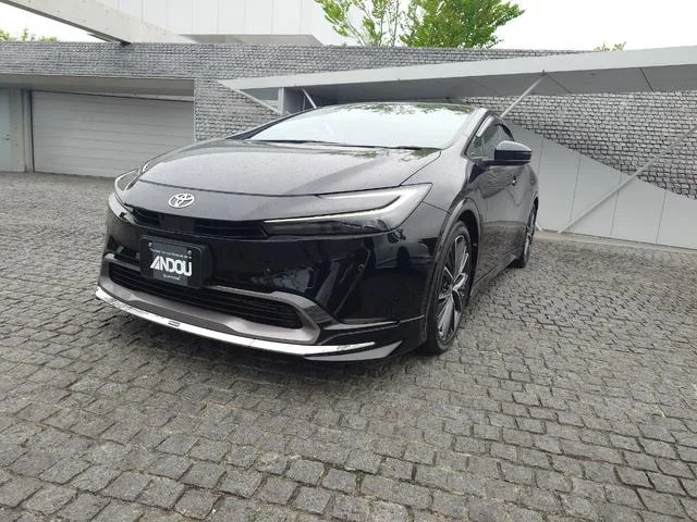 Toyota PRIUS Z 2025 — фото 1, купить с доставкой в Москву
