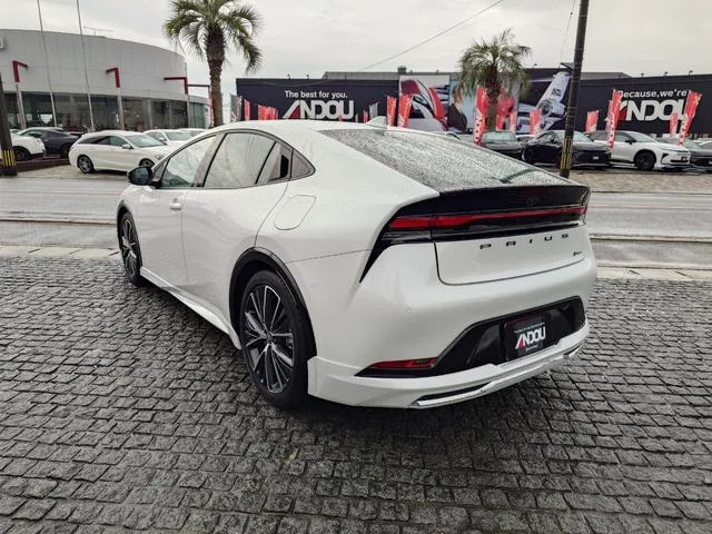 Toyota PRIUS Z 2025 — миниатюра 2
