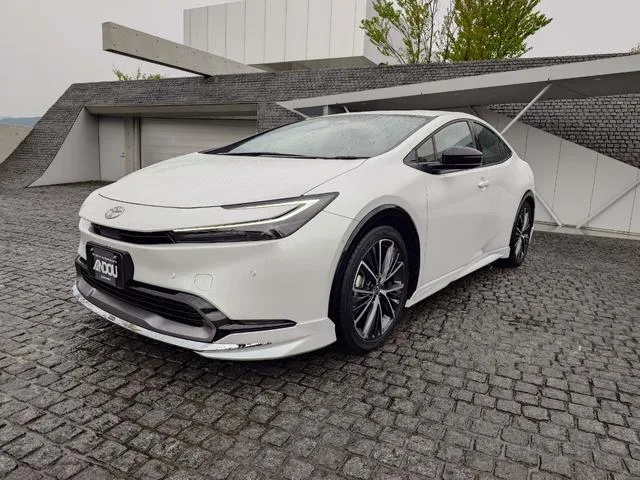 Toyota PRIUS Z 2025 — фото 1, купить с доставкой в Москву