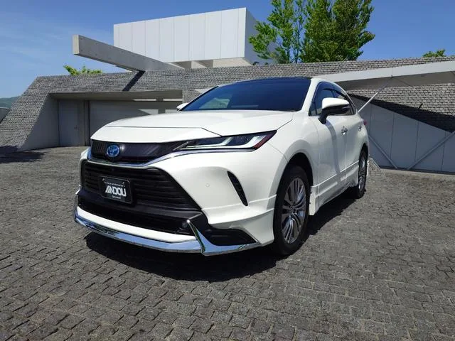 Toyota HARRIER HYBRID Z 2022 — фото 1, купить с доставкой в Москву