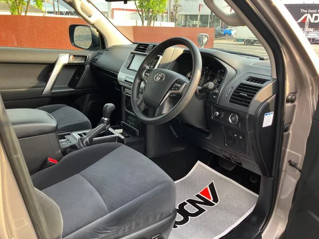 Toyota Land Cruiser Prado TX 2023 — миниатюра 4