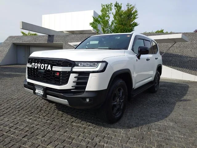 Toyota Land Cruiser GR SPORT 2025 — фото 1, купить с доставкой в Москву