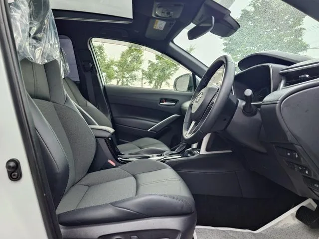Toyota CorollaCross HYBRID Z 2025 — миниатюра 3