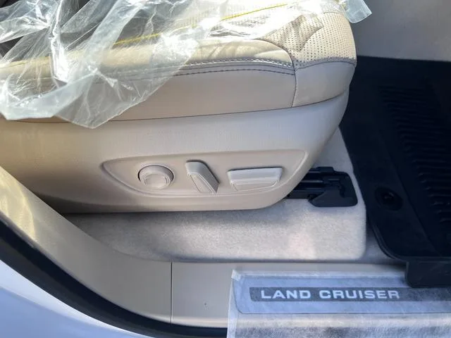 Toyota LAND CRUISER ZX 2023 — миниатюра 4